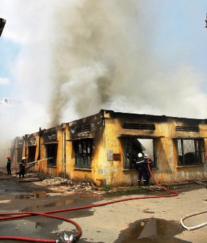 “Bà hỏa” ghé thăm kho bưu điện - 2 “Bà hỏa” ghé thăm kho bưu điện - 2