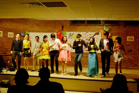 Du học sinh tưng bừng đón Tết tại Pháp - 4