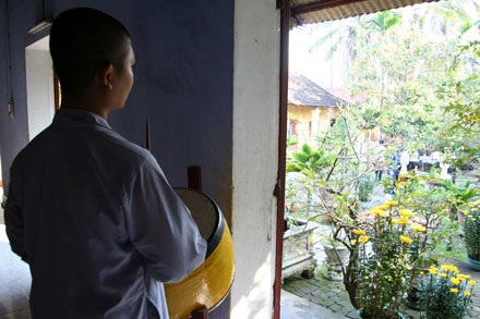 Xem lễ  “Dựng - hạ nêu” lớn nhất tại Huế  - 10