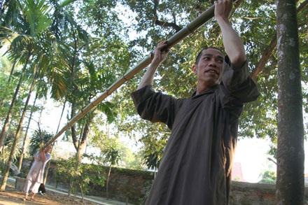 Xem lễ  “Dựng - hạ nêu” lớn nhất tại Huế  - 3