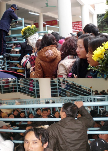 Cáp treo chùa Hương “tê cứng” trên không - 1 Cáp treo chùa Hương “tê cứng” trên không - 1