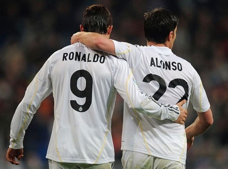 Xabi Alonso "tước" cơ hội lập cú đúp của C. Ronaldo - 1 Xabi Alonso "tước" cơ hội lập cú đúp của C. Ronaldo - 1