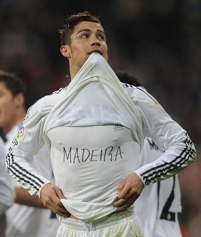 Xabi Alonso "tước" cơ hội lập cú đúp của C. Ronaldo - 2 Xabi Alonso "tước" cơ hội lập cú đúp của C. Ronaldo - 2