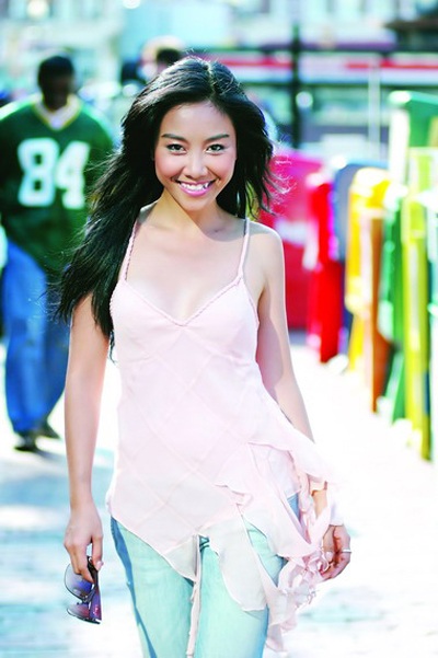 Nghệ sĩ hòa giọng với “Bốn mùa yêu thương” - 2 Nghệ sĩ hòa giọng với “Bốn mùa yêu thương” - 2