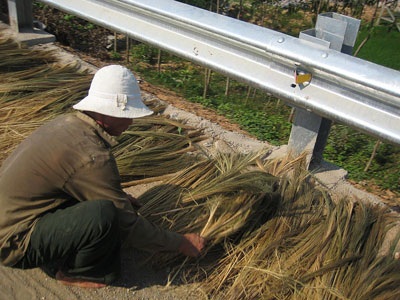 “Xông đất” làng đót Quảng Phong - 3