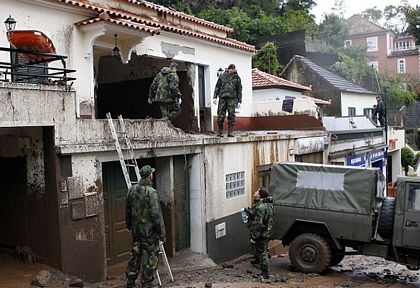 Đảo du lịch nổi tiếng Madeira tan hoang sau trận lụt lịch sử - 10