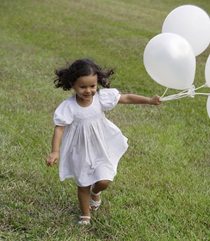 Bé cởi mở, thân thiện nhờ dạo chơi mỗi ngày - 1