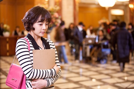 Hình ảnh “nóng” về bà nội trợ Chae Rim - 1