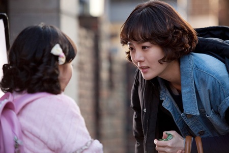 Hình ảnh “nóng” về bà nội trợ Chae Rim - 4