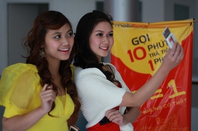 Hotgirl tạo dáng với "gọi 10 chỉ tính tiền 1"  - 4