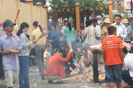 Chưa chính hội đã loạn giá dịch vụ - 4 Chưa chính hội đã loạn giá dịch vụ - 4