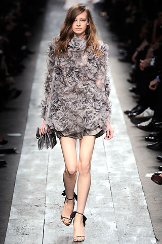 BST kiểu cách của Valentino - 1