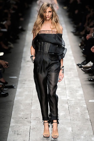 BST kiểu cách của Valentino - 20