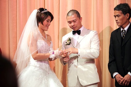 Đám cưới rộn tiếng cười của diễn viên Hải Anh - 10 Đám cưới rộn tiếng cười của diễn viên Hải Anh - 10