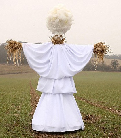 Lady Gaga - cảm hứng “sáng tạo”... bù nhìn - 6