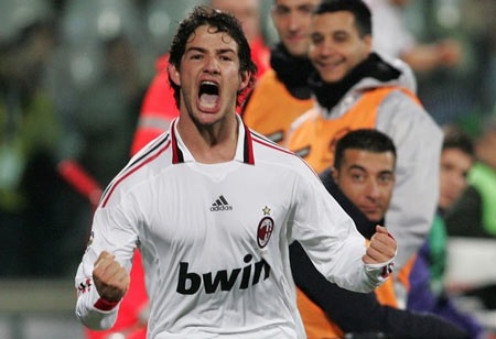 10 phút cuối trận, Milan ngược dòng đả bại Fio - 4 10 phút cuối trận, Milan ngược dòng đả bại Fio - 4