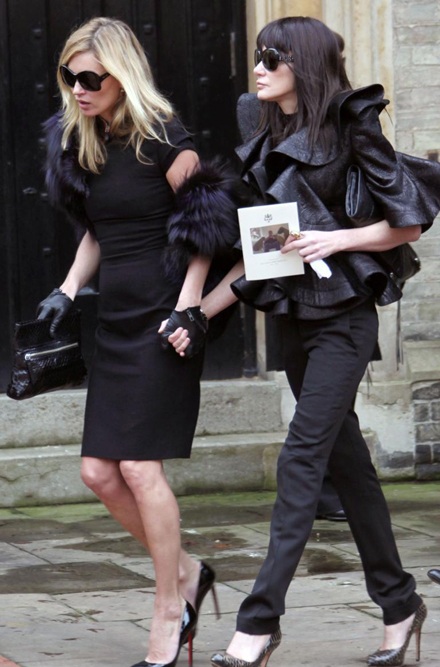 Kate Moss, Naomi Campbell dự lễ tang NTK Alexander McQueen - 3 Kate Moss, Naomi Campbell dự lễ tang NTK Alexander McQueen - 3