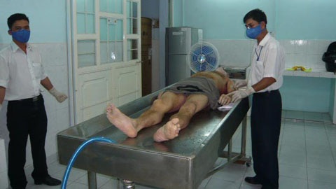 Nỗi ám ảnh của những người chuyên mổ tử thi - 1 Nỗi ám ảnh của những người chuyên mổ tử thi - 1