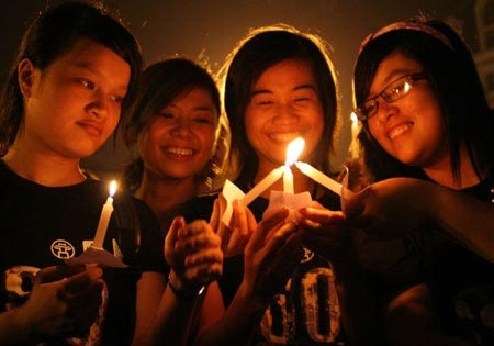 Nhà hát Lớn cùng tắt đèn với tòa nhà cao nhất thế giới - 1 Nhà hát Lớn cùng tắt đèn với tòa nhà cao nhất thế giới - 1