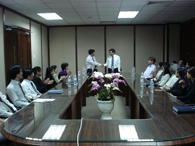 Chuyến thăm và chúc Tết Trung tâm Anh ngữ Việt Mỹ của TS. Huỳnh Công Minh - Giám đốc Sở GĐ-ĐT TPHCM - 1 Chuyến thăm và chúc Tết Trung tâm Anh ngữ Việt Mỹ của TS. Huỳnh Công Minh - Giám đốc Sở GĐ-ĐT TPHCM - 1