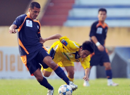 Chân sút Molina của B. Bình Dương tử vong do sốc ma túy? - 1 Chân sút Molina của B. Bình Dương tử vong do sốc ma túy? - 1