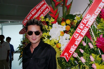 Các sao tới chia vui với nhạc sĩ Hoài Nam  - 2