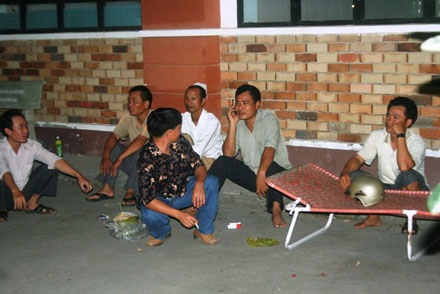 “Con tôi mới đi trẻ 3 hôm đã chết tức tưởi” - 1 “Con tôi mới đi trẻ 3 hôm đã chết tức tưởi” - 1