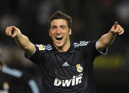 Higuain lập cú đúp, Real “tàn sát” Tenerife - 1