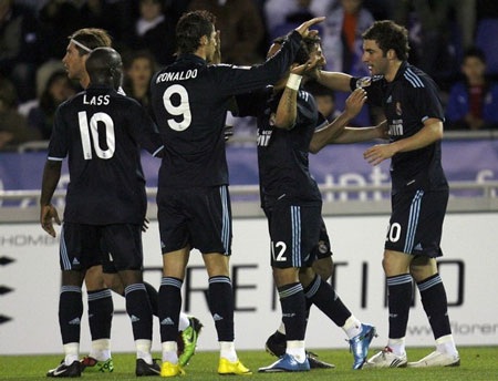Higuain lập cú đúp, Real “tàn sát” Tenerife - 2