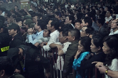 Lễ Khai Ấn đền Trần thu hút hàng vạn du khách - 10