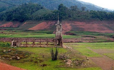 Thị trấn chìm nghỉm "nổi" trở lại sau 25 năm - 2