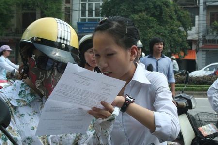 Phát hành “Những điều cần biết về tuyển sinh 2010” - 1 Phát hành “Những điều cần biết về tuyển sinh 2010” - 1