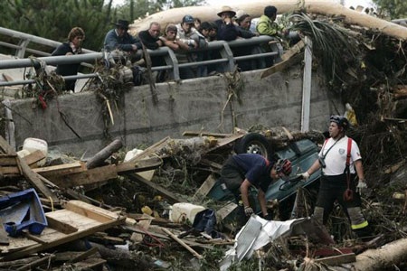 Động đất Chile: Tan hoang vùng gần tâm chấn - 11