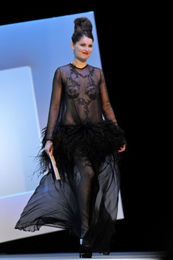 Laetitia Casta diện váy trong suốt dự lễ trao giải César - 5 Laetitia Casta diện váy trong suốt dự lễ trao giải César - 5