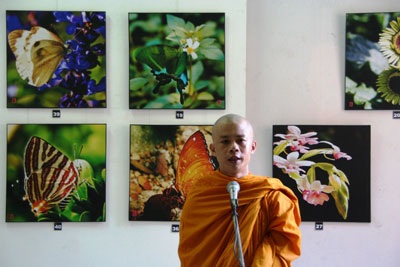 Nhà sư triển lãm ảnh giúp trẻ em nghèo - 1 Nhà sư triển lãm ảnh giúp trẻ em nghèo - 1