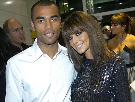 Cheryl mềm lòng trước lời thỉnh cầu của Ashley Cole - 2