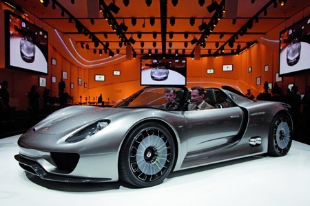 Porsche 918 Spyder Concept lăn bánh - 2