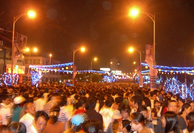 Tour xem Lễ hội pháo hoa quốc tế “hút” khách - 1 Tour xem Lễ hội pháo hoa quốc tế “hút” khách - 1