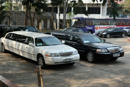 Limousine đón xá lợi về Ninh Bình - 1 Limousine đón xá lợi về Ninh Bình - 1