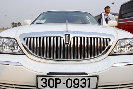 Limousine đón xá lợi về Ninh Bình - 3 Limousine đón xá lợi về Ninh Bình - 3