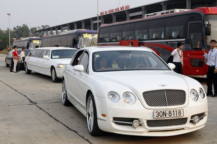 Limousine đón xá lợi về Ninh Bình - 13 Limousine đón xá lợi về Ninh Bình - 13