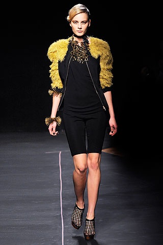 BST xuân hè 2010 của Roland Mouret - 16 BST xuân hè 2010 của Roland Mouret - 16