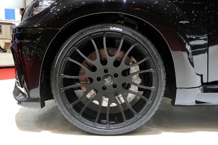 Một BMW X6 mạnh mẽ hơn Lamborghini - 8