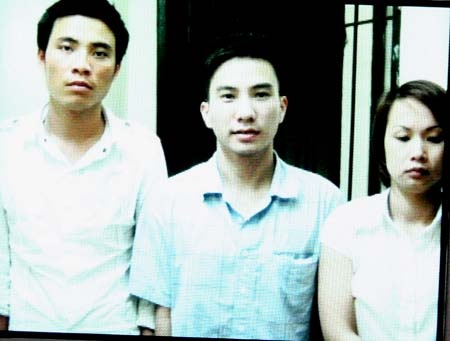 Màn rượt đuổi, bắn nhau trên đường cao tốc Láng - Hòa Lạc - 1 Màn rượt đuổi, bắn nhau trên đường cao tốc Láng - Hòa Lạc - 1