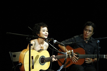 Chút “Ghen” rất riêng của Lê Cát Trọng Lý - 1