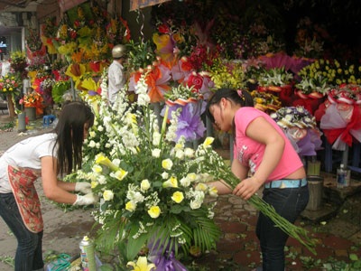 Sinh viên háo hức đón “ngày của phái đẹp” - 1 Sinh viên háo hức đón “ngày của phái đẹp” - 1