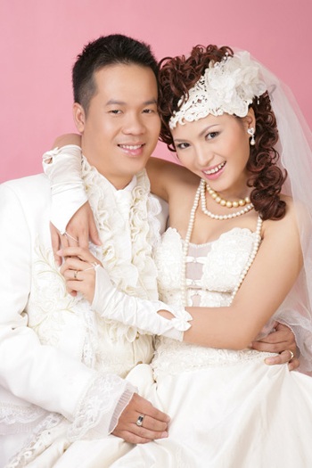 Siêu mẫu Ngọc Hà hồi hộp trong lễ ăn hỏi - 1 Siêu mẫu Ngọc Hà hồi hộp trong lễ ăn hỏi - 1