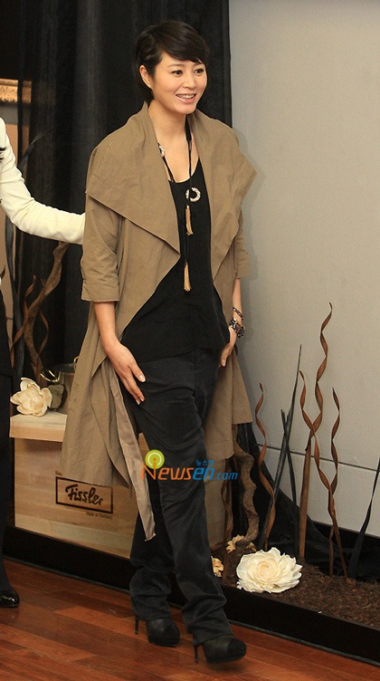 Kim Hye Soo - Vẻ rạng rỡ của người phụ nữ đang yêu - 4 Kim Hye Soo - Vẻ rạng rỡ của người phụ nữ đang yêu - 4