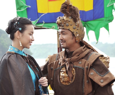 Lý Hùng tiết lộ hậu trường cảnh diễn với những nữ diễn viên trẻ - 2 Lý Hùng tiết lộ hậu trường cảnh diễn với những nữ diễn viên trẻ - 2