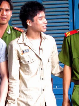 Được giảm 5 năm tù nhờ sinh trễ 1 ngày  - 1